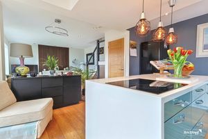 Photo 5- click for photo gallery